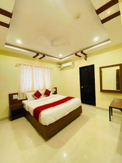 Prabhuvihar Residency Hotel ปอร์โวริม ภายนอก รูปภาพ