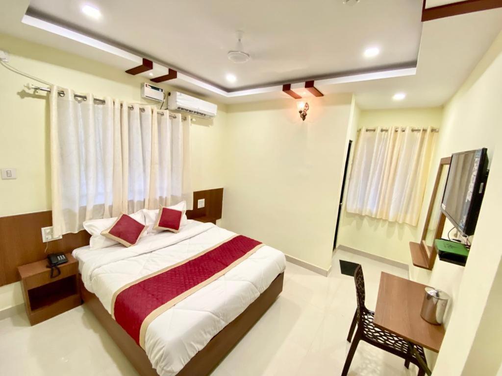 Prabhuvihar Residency Hotel ปอร์โวริม ภายนอก รูปภาพ