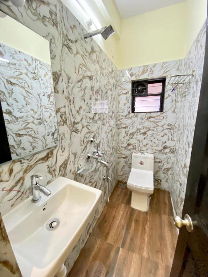 Prabhuvihar Residency Hotel ปอร์โวริม ภายนอก รูปภาพ