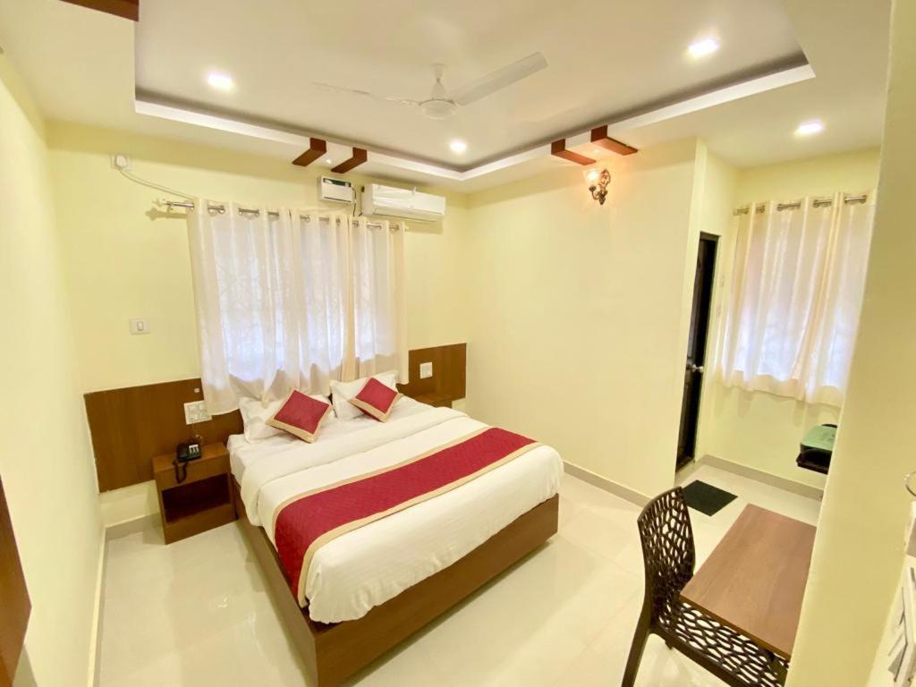 Prabhuvihar Residency Hotel ปอร์โวริม ภายนอก รูปภาพ