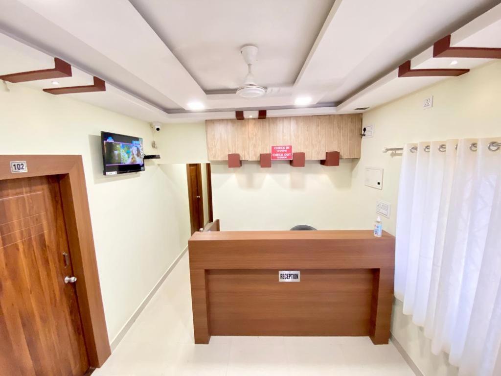 Prabhuvihar Residency Hotel ปอร์โวริม ภายนอก รูปภาพ