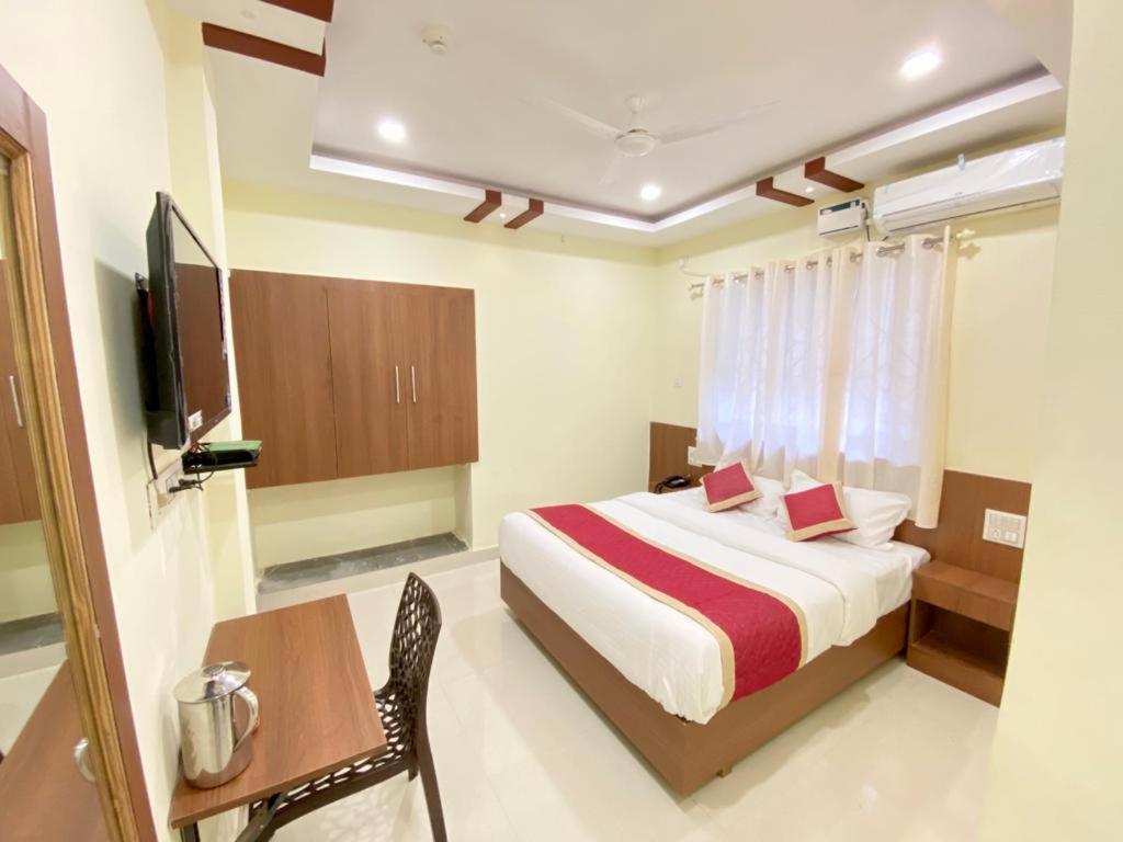 Prabhuvihar Residency Hotel ปอร์โวริม ภายนอก รูปภาพ
