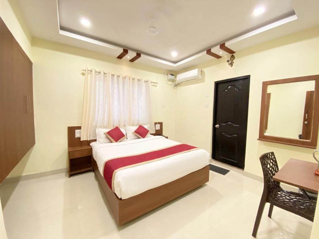 Prabhuvihar Residency Hotel ปอร์โวริม ภายนอก รูปภาพ